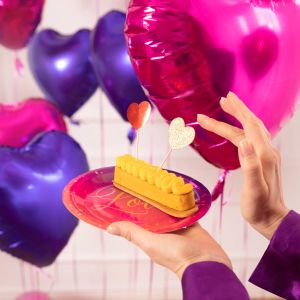 Парти чинийки Love - 6 броя