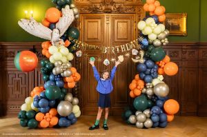 Банер Happy birthday с герб домове на Хогуортс - Хари Потър / Harry Potter