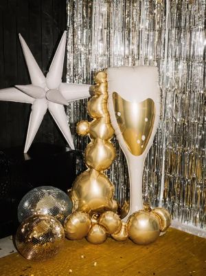 Стоящ фолиев балон Чаша с мехурчета в бежово и златно / Beige & gold